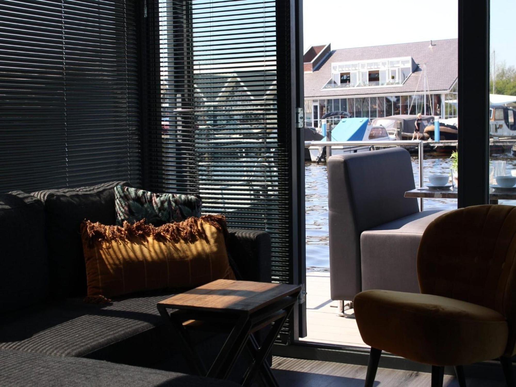 Modern Houseboat With Air Conditioning Located In Marina Uitgeest Eksteriør billede